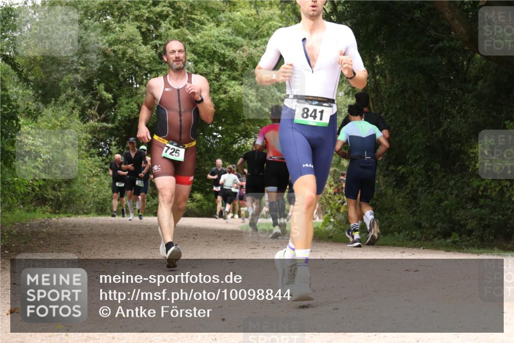 30.08.2026 - Elbe Triathlon Hamburg Antke Förster http://msf.ph/oto/10098844 30.08.2026 10:50:53 Laufen 725, 841 meine-sportfotos.de
