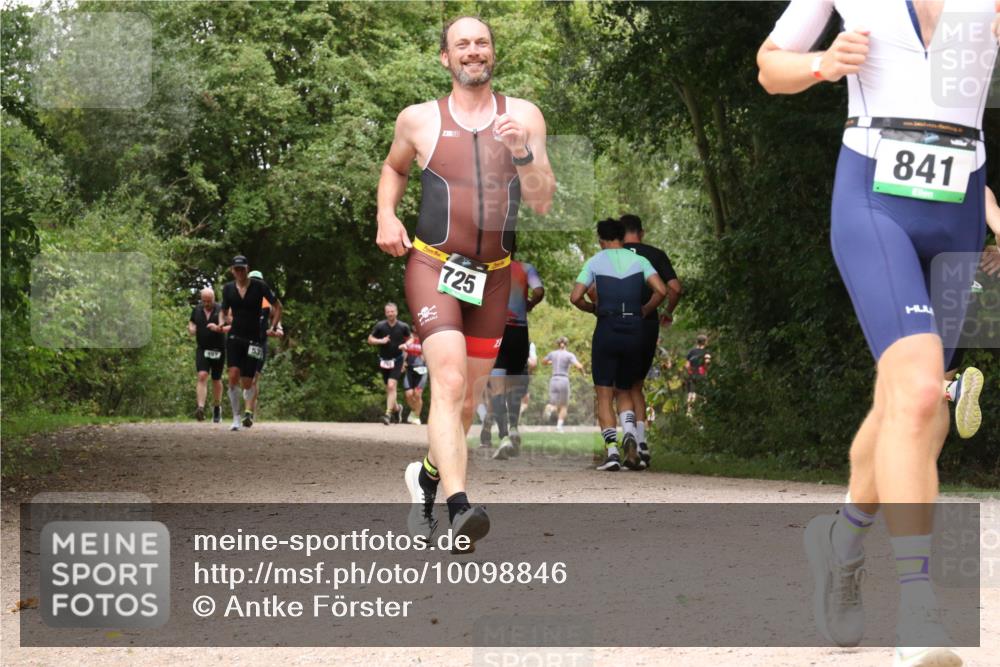 30.08.2026 - Elbe Triathlon Hamburg Antke Förster http://msf.ph/oto/10098846 30.08.2026 10:50:54 Laufen 497, 841, 725 meine-sportfotos.de