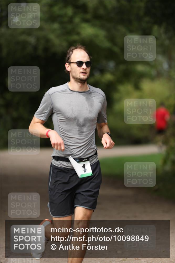 30.08.2026 - Elbe Triathlon Hamburg Antke Förster http://msf.ph/oto/10098849 30.08.2026 10:47:44 Laufen  meine-sportfotos.de