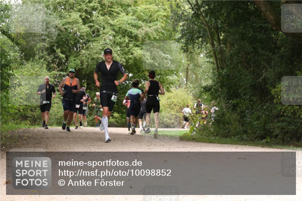 30.08.2026 - Elbe Triathlon Hamburg Antke Förster http://msf.ph/oto/10098852 30.08.2026 10:50:57 Laufen 467 meine-sportfotos.de