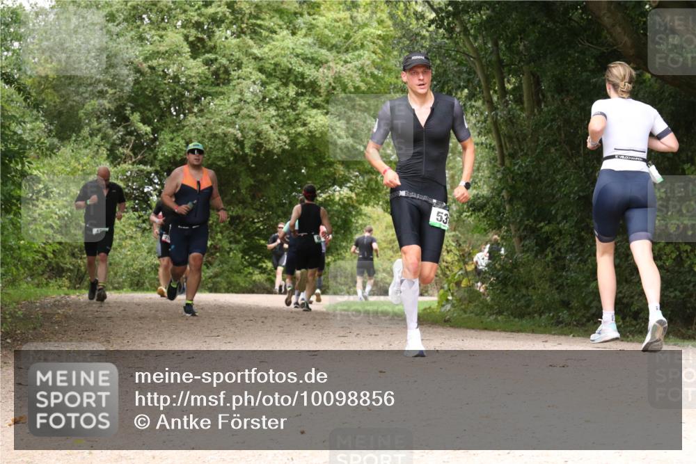 30.08.2026 - Elbe Triathlon Hamburg Antke Förster http://msf.ph/oto/10098856 30.08.2026 10:50:59 Laufen 53 meine-sportfotos.de