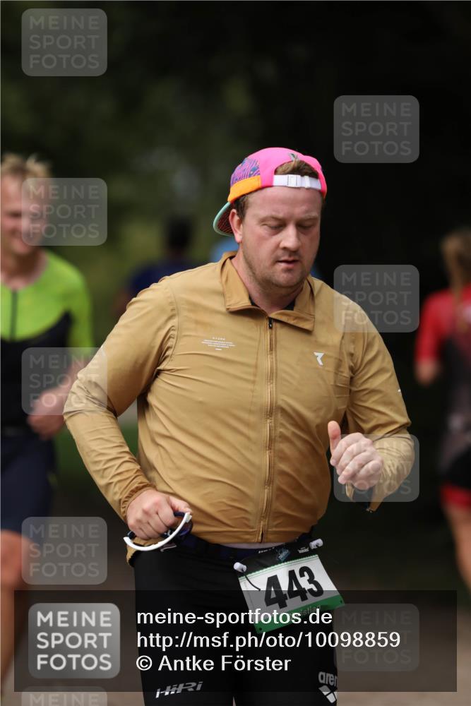 30.08.2026 - Elbe Triathlon Hamburg Antke Förster http://msf.ph/oto/10098859 30.08.2026 10:47:48 Laufen 443 meine-sportfotos.de