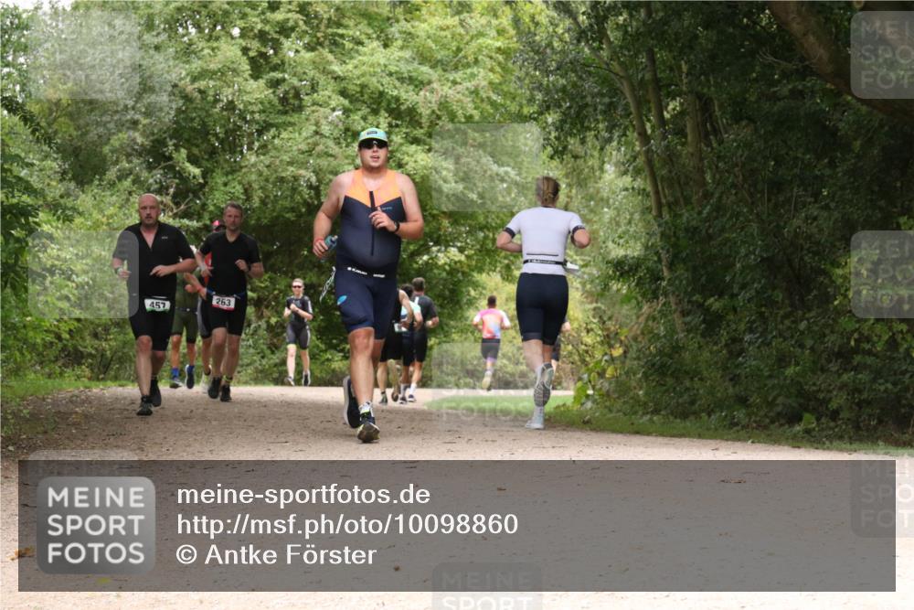 30.08.2026 - Elbe Triathlon Hamburg Antke Förster http://msf.ph/oto/10098860 30.08.2026 10:51:01 Laufen 263, 457 meine-sportfotos.de