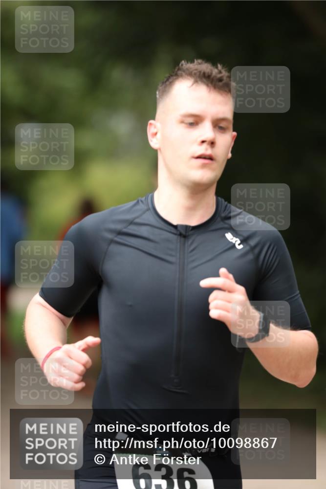 30.08.2026 - Elbe Triathlon Hamburg Antke Förster http://msf.ph/oto/10098867 30.08.2026 10:47:50 Laufen 636 meine-sportfotos.de
