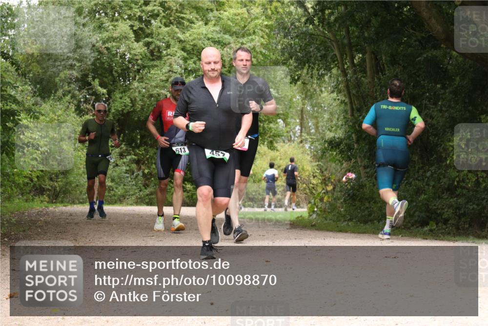 30.08.2026 - Elbe Triathlon Hamburg Antke Förster http://msf.ph/oto/10098870 30.08.2026 10:51:04 Laufen 613, 457 meine-sportfotos.de