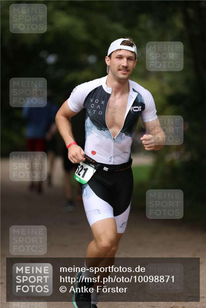 30.08.2026 - Elbe Triathlon Hamburg Antke Förster http://msf.ph/oto/10098871 30.08.2026 10:47:52 Laufen 621 meine-sportfotos.de