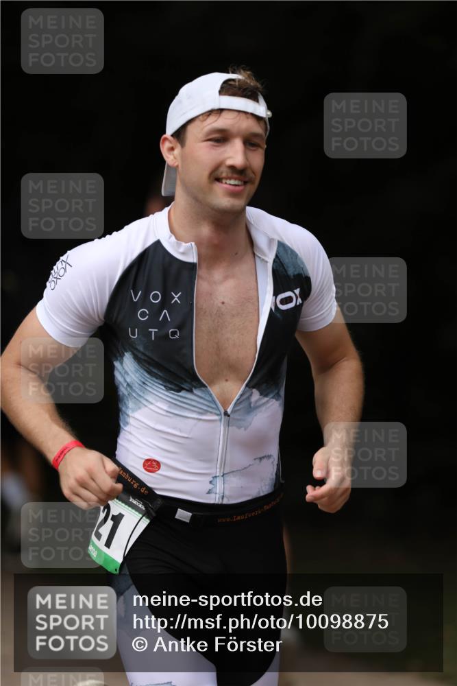 30.08.2026 - Elbe Triathlon Hamburg Antke Förster http://msf.ph/oto/10098875 30.08.2026 10:47:53 Laufen 21 meine-sportfotos.de