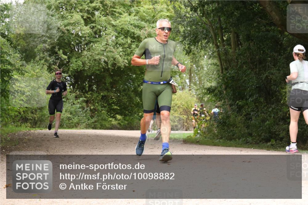 30.08.2026 - Elbe Triathlon Hamburg Antke Förster http://msf.ph/oto/10098882 30.08.2026 10:51:08 Laufen  meine-sportfotos.de