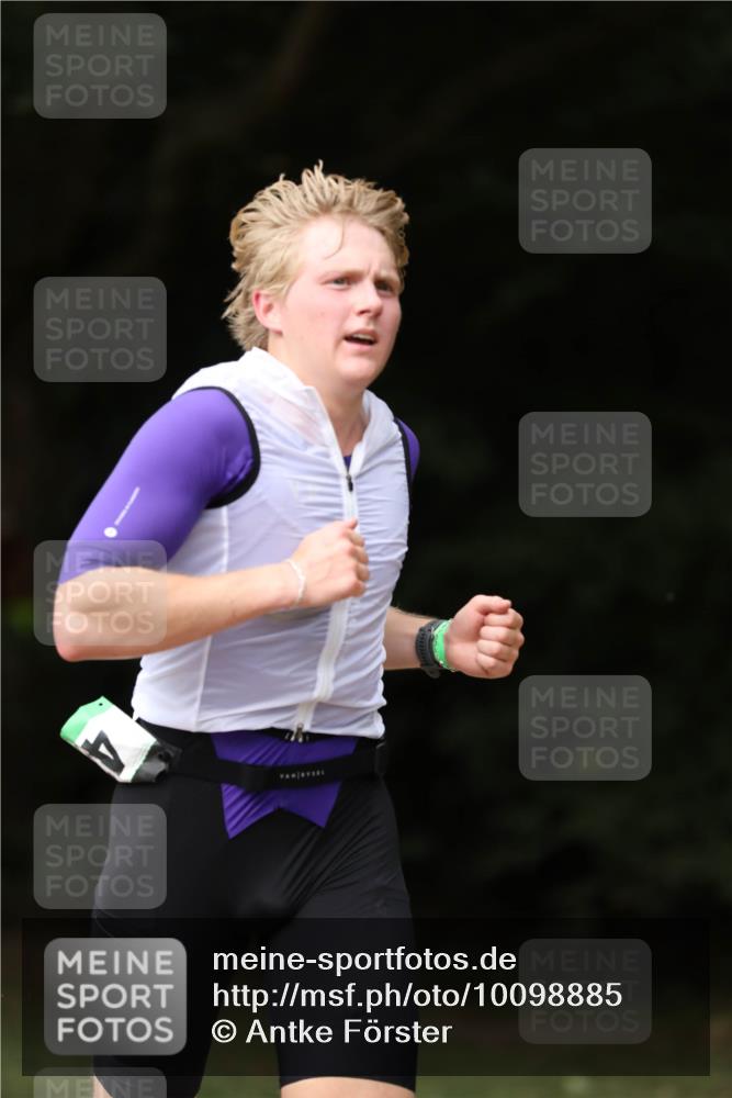 30.08.2026 - Elbe Triathlon Hamburg Antke Förster http://msf.ph/oto/10098885 30.08.2026 10:48:10 Laufen  meine-sportfotos.de