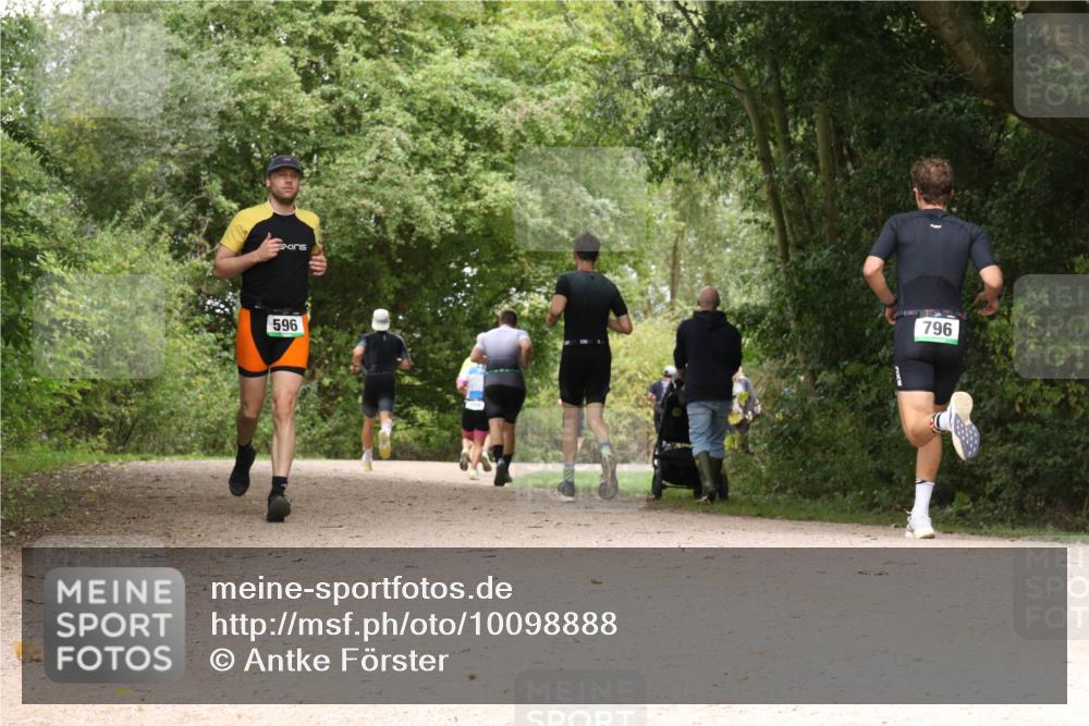 30.08.2026 - Elbe Triathlon Hamburg Antke Förster http://msf.ph/oto/10098888 30.08.2026 10:51:25 Laufen 596, 796 meine-sportfotos.de