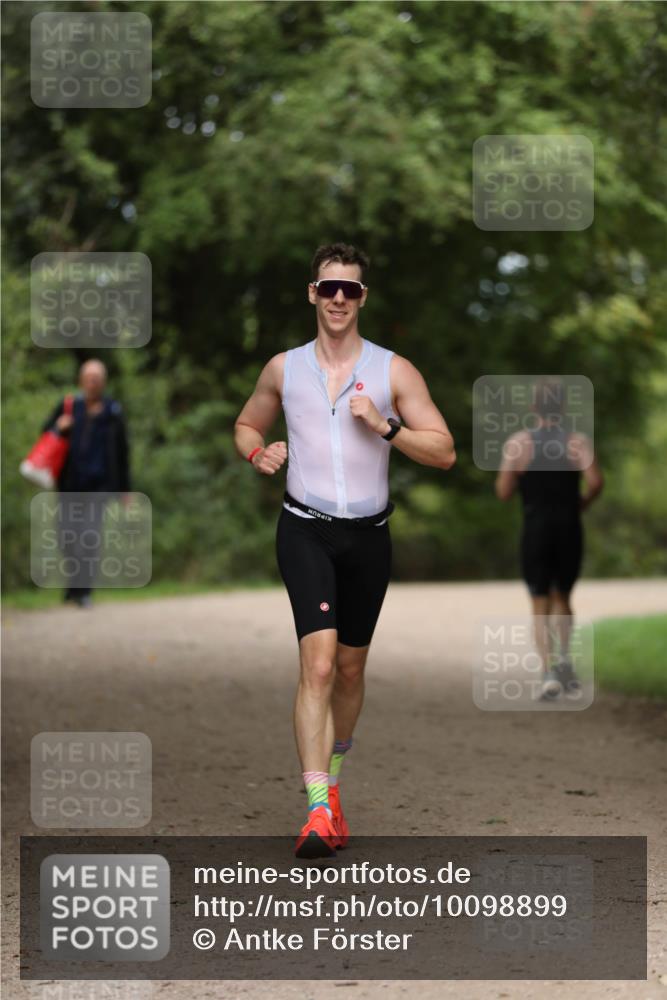 30.08.2026 - Elbe Triathlon Hamburg Antke Förster http://msf.ph/oto/10098899 30.08.2026 10:48:27 Laufen  meine-sportfotos.de