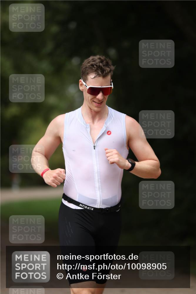 30.08.2026 - Elbe Triathlon Hamburg Antke Förster http://msf.ph/oto/10098905 30.08.2026 10:48:30 Laufen  meine-sportfotos.de