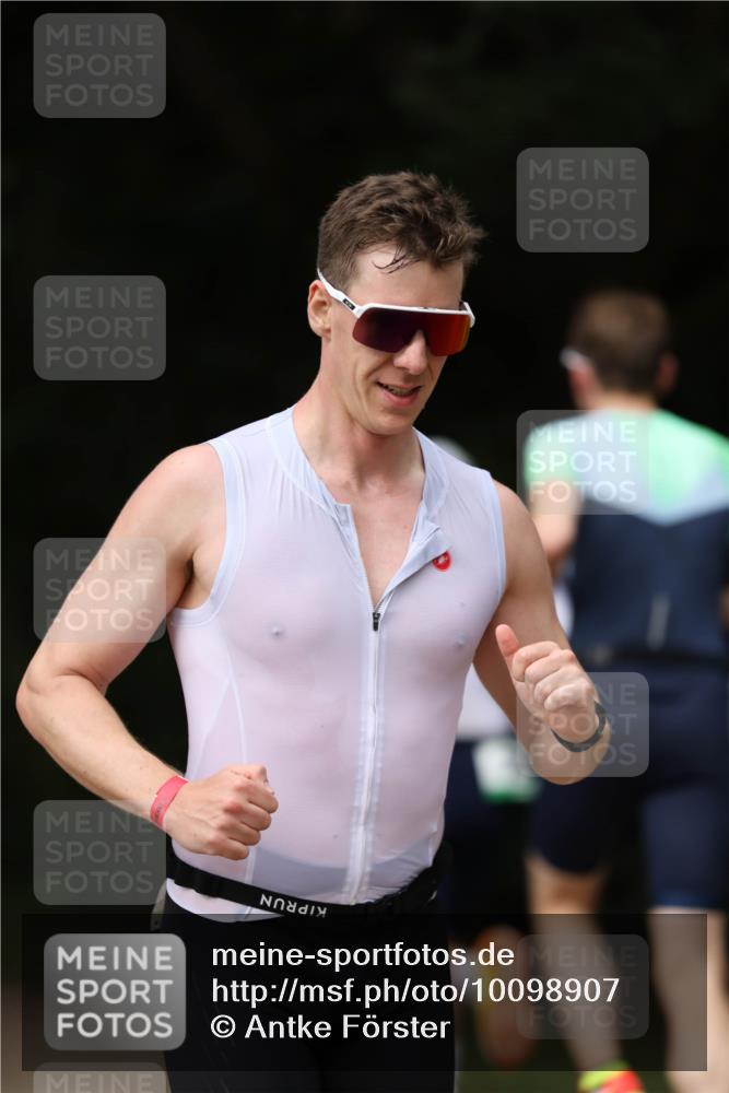 30.08.2026 - Elbe Triathlon Hamburg Antke Förster http://msf.ph/oto/10098907 30.08.2026 10:48:30 Laufen  meine-sportfotos.de