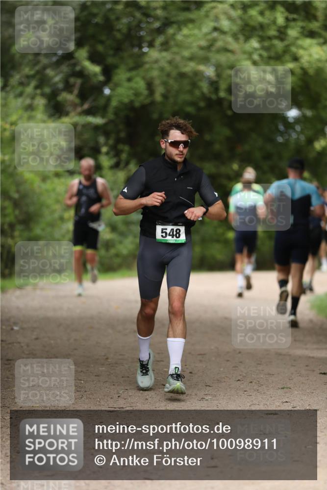 30.08.2026 - Elbe Triathlon Hamburg Antke Förster http://msf.ph/oto/10098911 30.08.2026 10:48:41 Laufen 548 meine-sportfotos.de