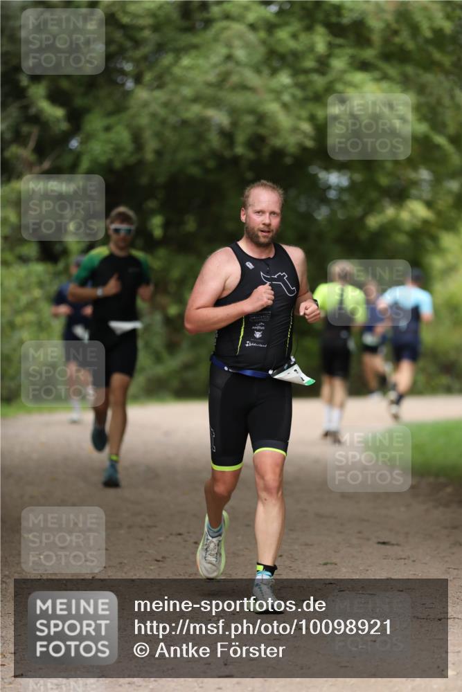 30.08.2026 - Elbe Triathlon Hamburg Antke Förster http://msf.ph/oto/10098921 30.08.2026 10:48:48 Laufen  meine-sportfotos.de