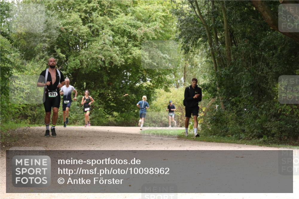 30.08.2026 - Elbe Triathlon Hamburg Antke Förster http://msf.ph/oto/10098962 30.08.2026 10:52:35 Laufen 571 meine-sportfotos.de