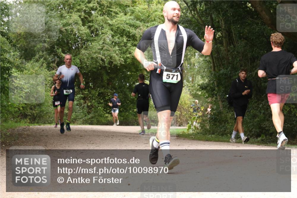 30.08.2026 - Elbe Triathlon Hamburg Antke Förster http://msf.ph/oto/10098970 30.08.2026 10:52:38 Laufen 435, 571 meine-sportfotos.de