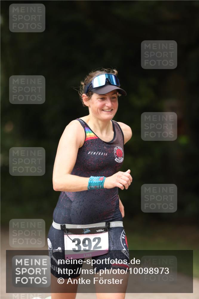 30.08.2026 - Elbe Triathlon Hamburg Antke Förster http://msf.ph/oto/10098973 30.08.2026 10:49:12 Laufen 1910, 392 meine-sportfotos.de