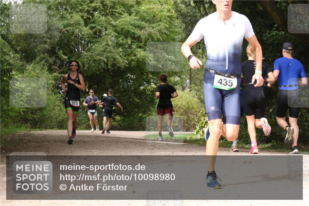 30.08.2026 - Elbe Triathlon Hamburg Antke Förster http://msf.ph/oto/10098980 30.08.2026 10:52:42 Laufen 353, 435 meine-sportfotos.de
