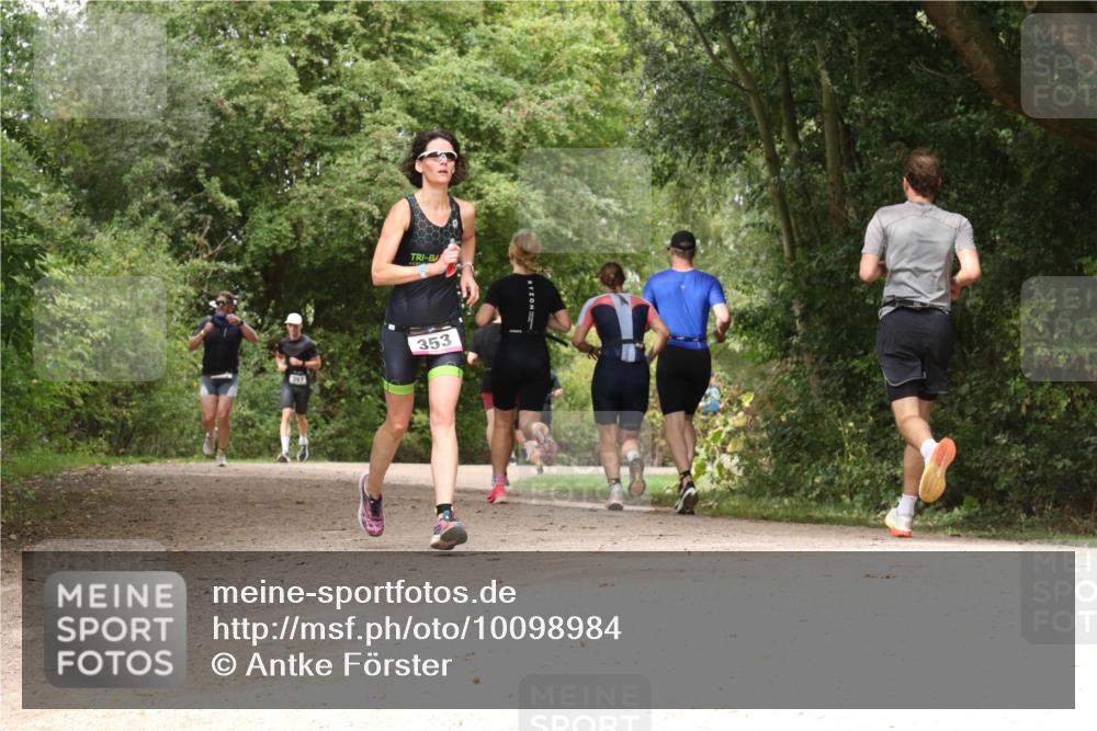 30.08.2026 - Elbe Triathlon Hamburg Antke Förster http://msf.ph/oto/10098984 30.08.2026 10:52:44 Laufen 397, 353 meine-sportfotos.de