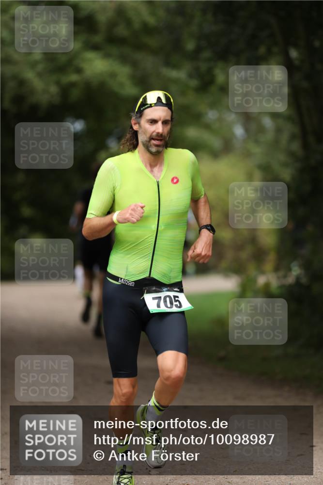 30.08.2026 - Elbe Triathlon Hamburg Antke Förster http://msf.ph/oto/10098987 30.08.2026 10:49:19 Laufen 705 meine-sportfotos.de