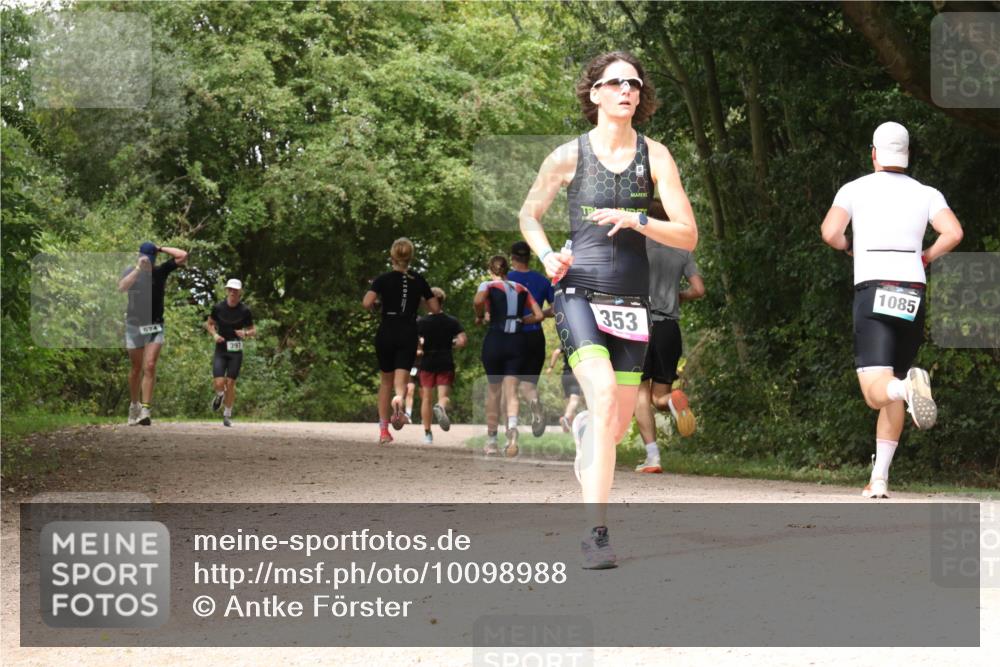 30.08.2026 - Elbe Triathlon Hamburg Antke Förster http://msf.ph/oto/10098988 30.08.2026 10:52:45 Laufen 674, 397, 353, 1085 meine-sportfotos.de