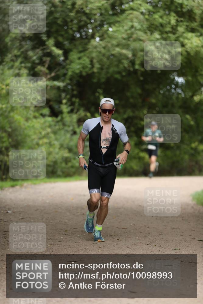 30.08.2026 - Elbe Triathlon Hamburg Antke Förster http://msf.ph/oto/10098993 30.08.2026 10:49:28 Laufen  meine-sportfotos.de