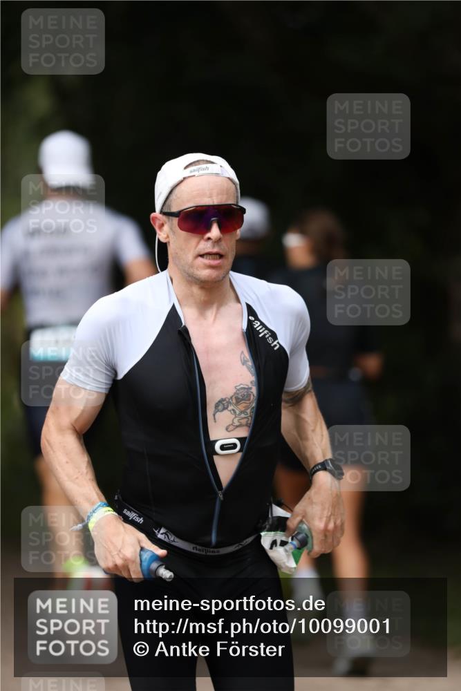 30.08.2026 - Elbe Triathlon Hamburg Antke Förster http://msf.ph/oto/10099001 30.08.2026 10:49:30 Laufen  meine-sportfotos.de