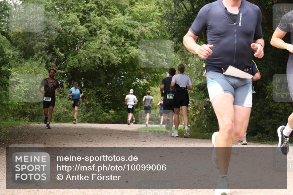 30.08.2026 - Elbe Triathlon Hamburg Antke Förster http://msf.ph/oto/10099006 30.08.2026 10:52:53 Laufen 703, 579 meine-sportfotos.de
