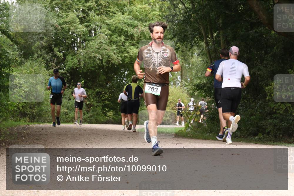30.08.2026 - Elbe Triathlon Hamburg Antke Förster http://msf.ph/oto/10099010 30.08.2026 10:52:57 Laufen 703 meine-sportfotos.de