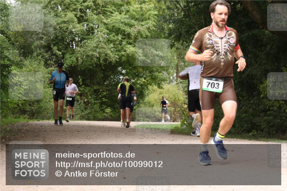 30.08.2026 - Elbe Triathlon Hamburg Antke Förster http://msf.ph/oto/10099012 30.08.2026 10:52:58 Laufen 949, 703 meine-sportfotos.de