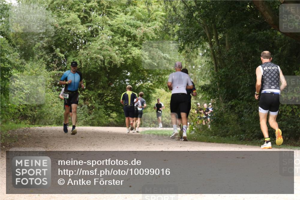 30.08.2026 - Elbe Triathlon Hamburg Antke Förster http://msf.ph/oto/10099016 30.08.2026 10:52:59 Laufen 82 meine-sportfotos.de