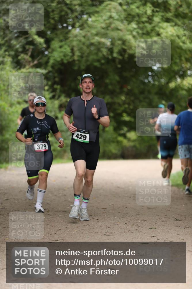30.08.2026 - Elbe Triathlon Hamburg Antke Förster http://msf.ph/oto/10099017 30.08.2026 10:49:43 Laufen 379, 429 meine-sportfotos.de