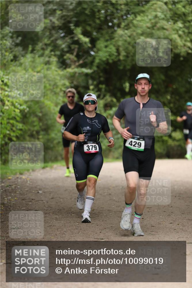 30.08.2026 - Elbe Triathlon Hamburg Antke Förster http://msf.ph/oto/10099019 30.08.2026 10:49:43 Laufen 379, 429 meine-sportfotos.de