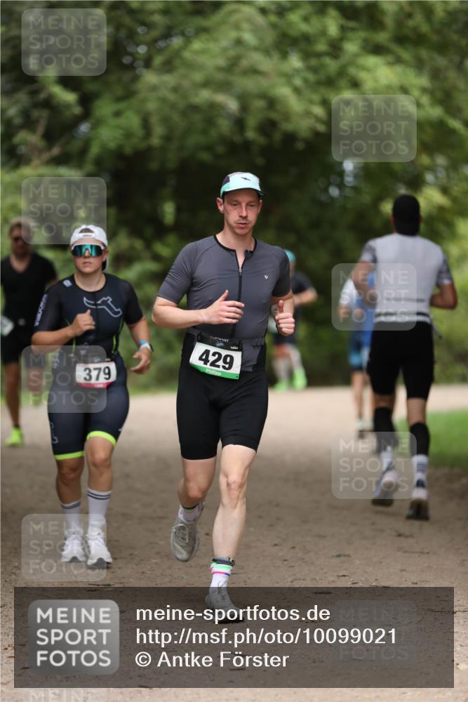 30.08.2026 - Elbe Triathlon Hamburg Antke Förster http://msf.ph/oto/10099021 30.08.2026 10:49:44 Laufen 379, 429 meine-sportfotos.de