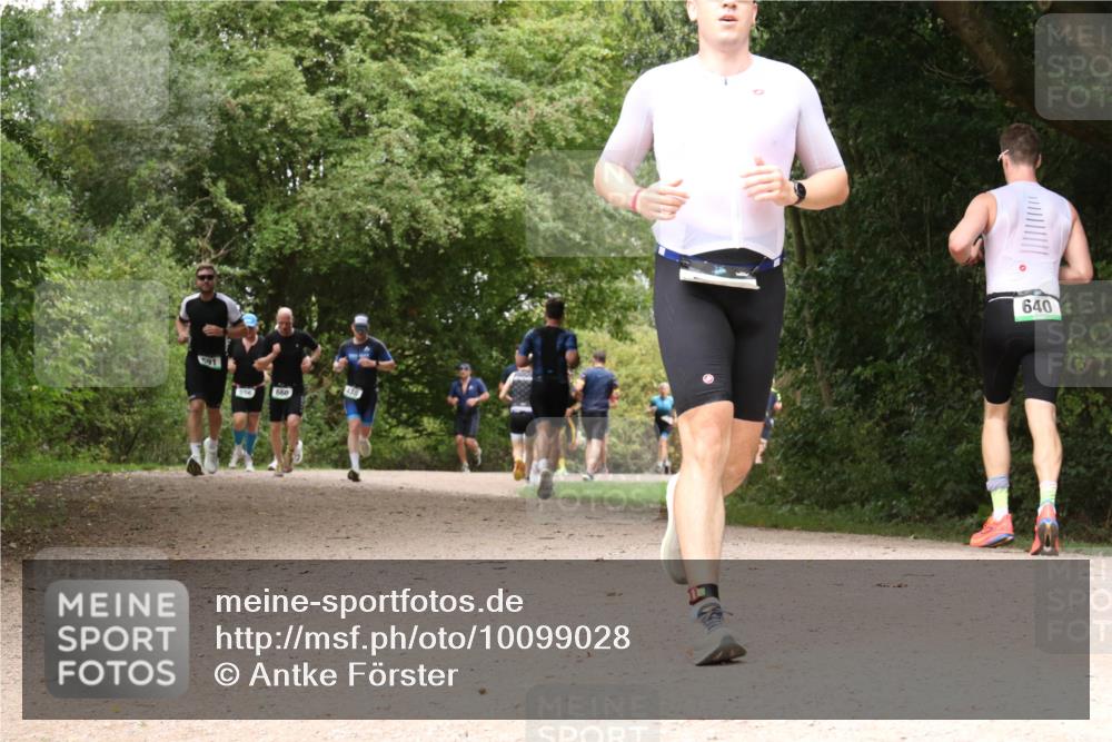 30.08.2026 - Elbe Triathlon Hamburg Antke Förster http://msf.ph/oto/10099028 30.08.2026 10:53:08 Laufen 591, 660, 640 meine-sportfotos.de