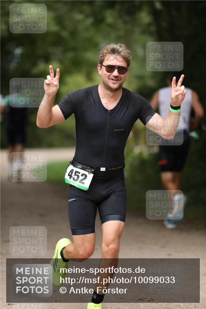 30.08.2026 - Elbe Triathlon Hamburg Antke Förster http://msf.ph/oto/10099033 30.08.2026 10:49:49 Laufen 452 meine-sportfotos.de