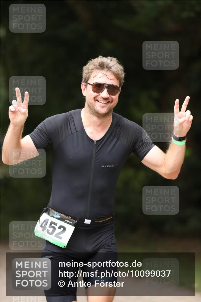 30.08.2026 - Elbe Triathlon Hamburg Antke Förster http://msf.ph/oto/10099037 30.08.2026 10:49:50 Laufen 452 meine-sportfotos.de