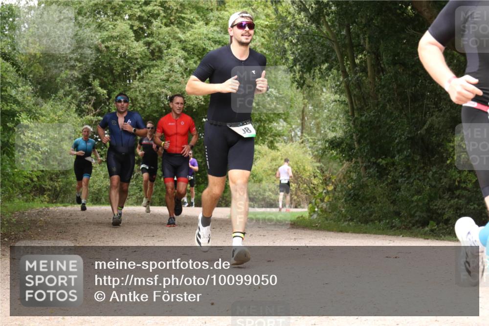 30.08.2026 - Elbe Triathlon Hamburg Antke Förster http://msf.ph/oto/10099050 30.08.2026 10:53:19 Laufen 08 meine-sportfotos.de