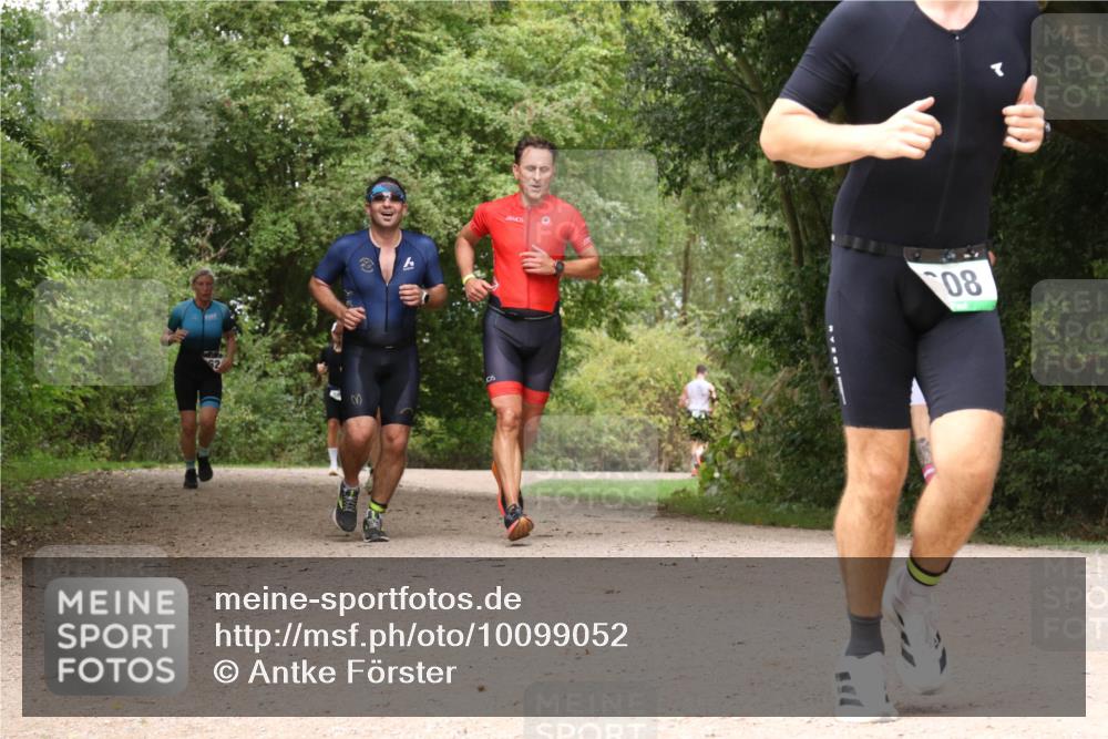 30.08.2026 - Elbe Triathlon Hamburg Antke Förster http://msf.ph/oto/10099052 30.08.2026 10:53:20 Laufen 08 meine-sportfotos.de