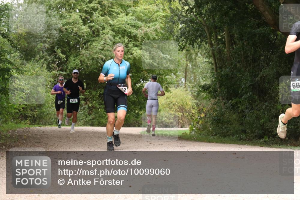 30.08.2026 - Elbe Triathlon Hamburg Antke Förster http://msf.ph/oto/10099060 30.08.2026 10:53:24 Laufen 582, 66 meine-sportfotos.de