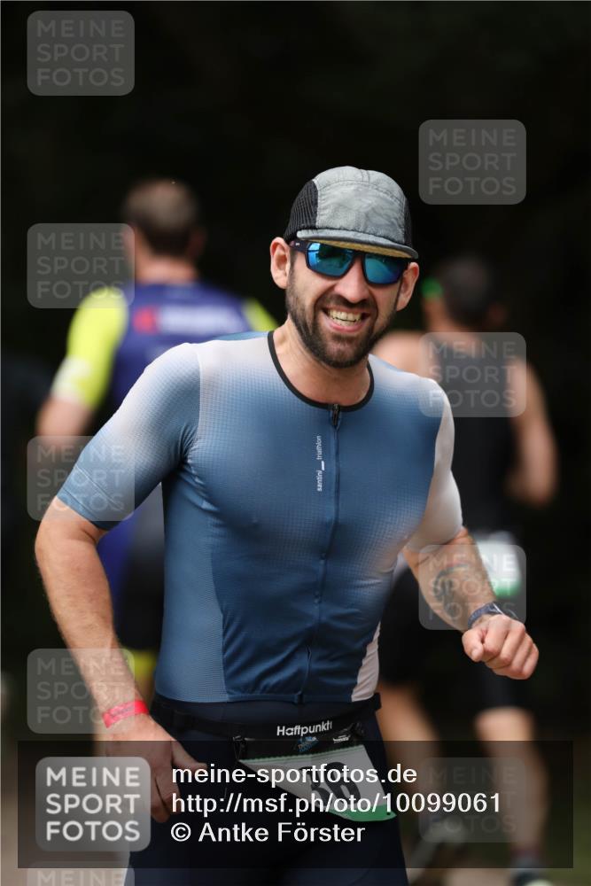 30.08.2026 - Elbe Triathlon Hamburg Antke Förster http://msf.ph/oto/10099061 30.08.2026 10:50:01 Laufen 36 meine-sportfotos.de