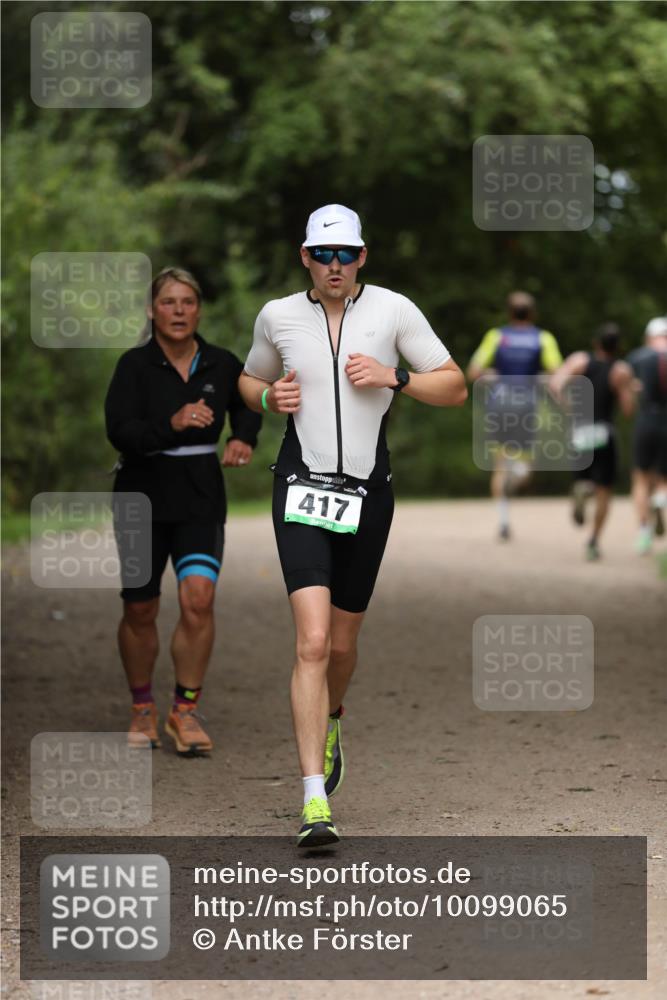 30.08.2026 - Elbe Triathlon Hamburg Antke Förster http://msf.ph/oto/10099065 30.08.2026 10:50:08 Laufen 417 meine-sportfotos.de