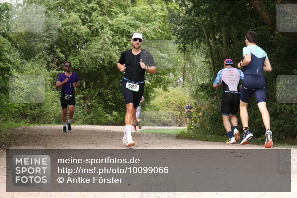 30.08.2026 - Elbe Triathlon Hamburg Antke Förster http://msf.ph/oto/10099066 30.08.2026 10:53:27 Laufen 582 meine-sportfotos.de