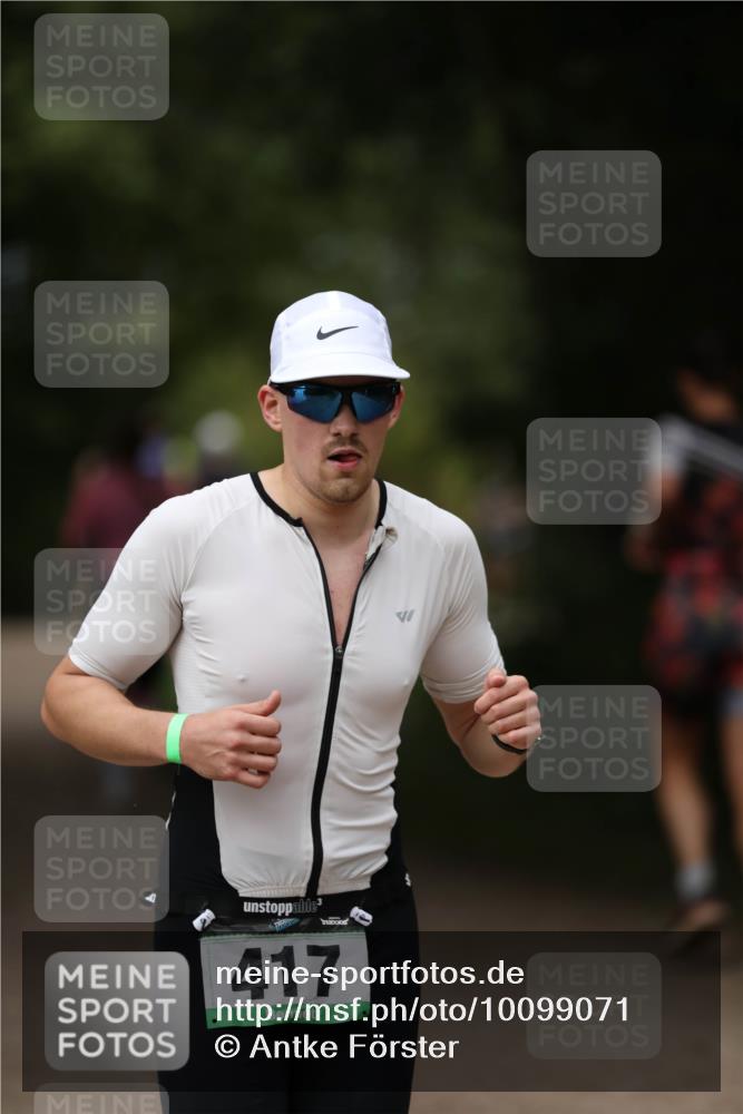 30.08.2026 - Elbe Triathlon Hamburg Antke Förster http://msf.ph/oto/10099071 30.08.2026 10:50:10 Laufen 417 meine-sportfotos.de