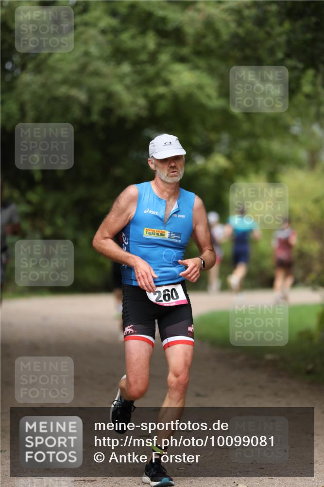 30.08.2026 - Elbe Triathlon Hamburg Antke Förster http://msf.ph/oto/10099081 30.08.2026 10:50:22 Laufen 2011, 260 meine-sportfotos.de