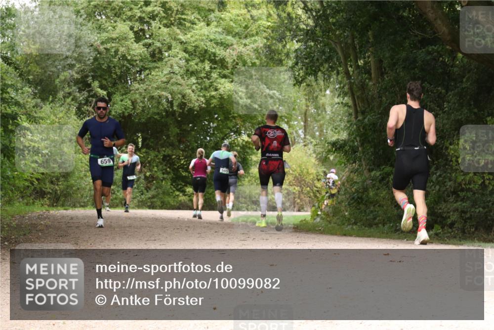 30.08.2026 - Elbe Triathlon Hamburg Antke Förster http://msf.ph/oto/10099082 30.08.2026 10:53:41 Laufen 659, 565 meine-sportfotos.de