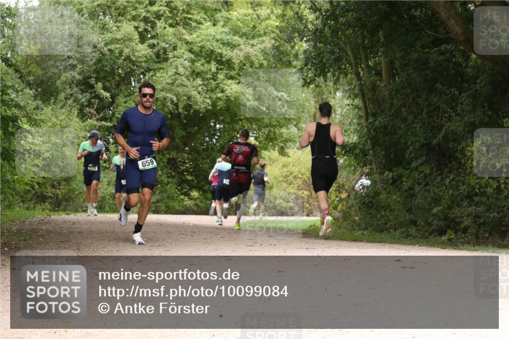 30.08.2026 - Elbe Triathlon Hamburg Antke Förster http://msf.ph/oto/10099084 30.08.2026 10:53:42 Laufen 75, 659 meine-sportfotos.de