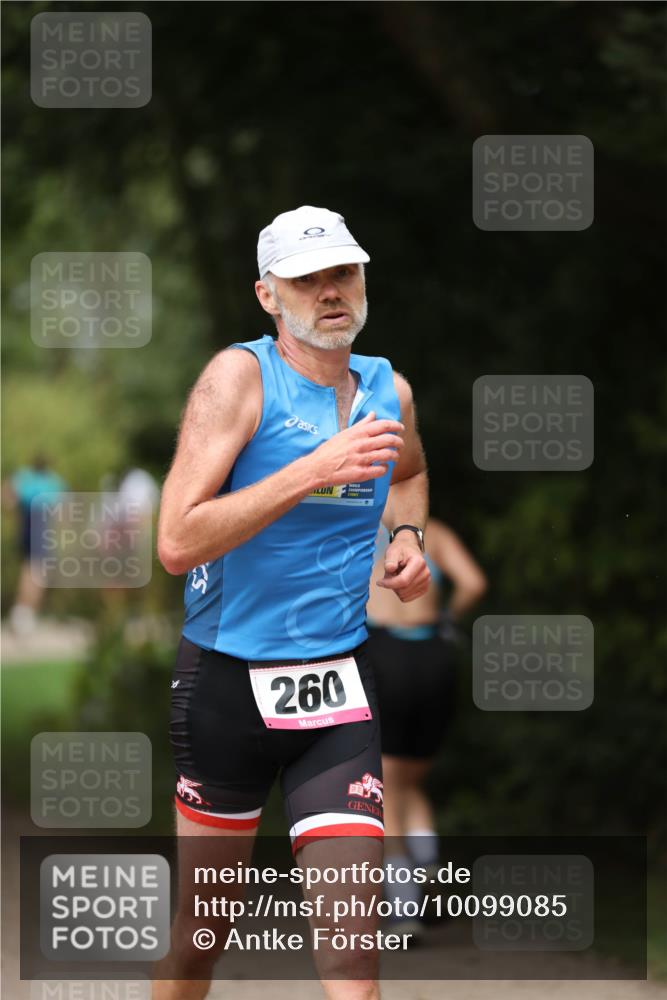 30.08.2026 - Elbe Triathlon Hamburg Antke Förster http://msf.ph/oto/10099085 30.08.2026 10:50:24 Laufen 260 meine-sportfotos.de