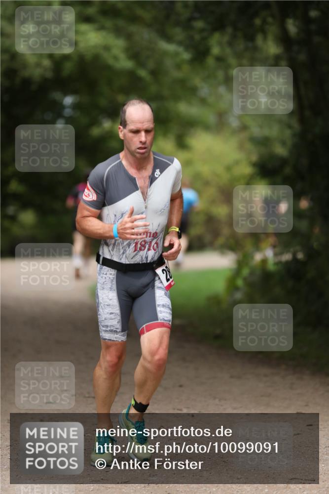 30.08.2026 - Elbe Triathlon Hamburg Antke Förster http://msf.ph/oto/10099091 30.08.2026 10:50:27 Laufen  meine-sportfotos.de